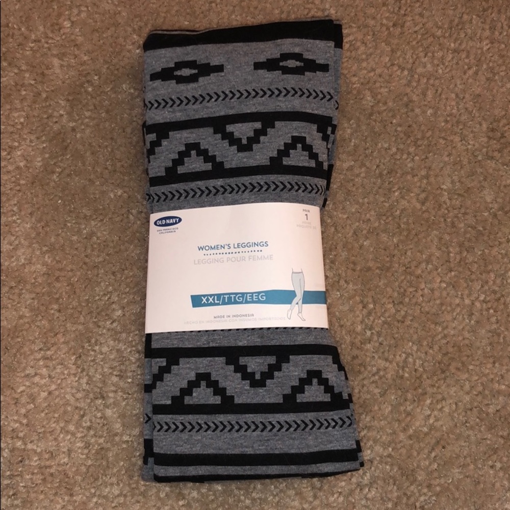 NWT Old Navy Gray/Black Patterned Leggings Sz XXL